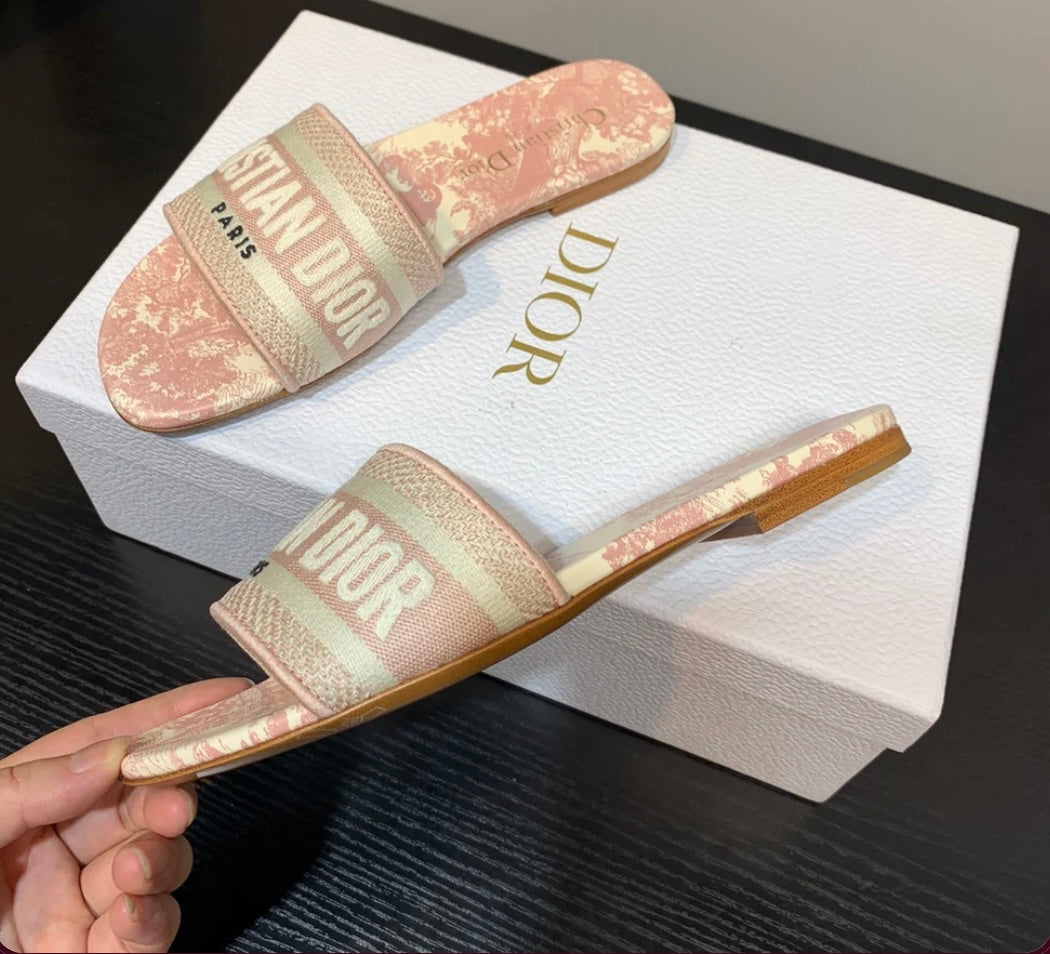 Adult Christian Dior slides 💕
