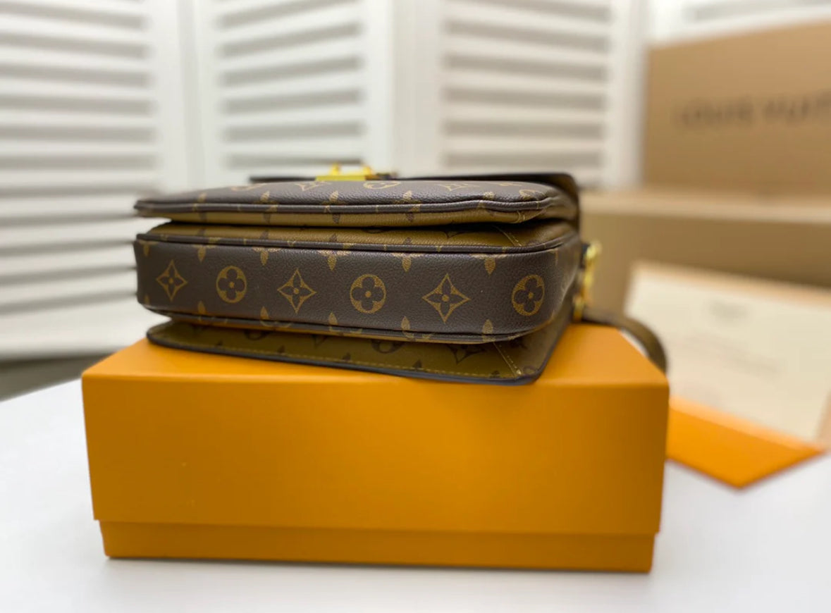Pre-teen Lv bag 💕